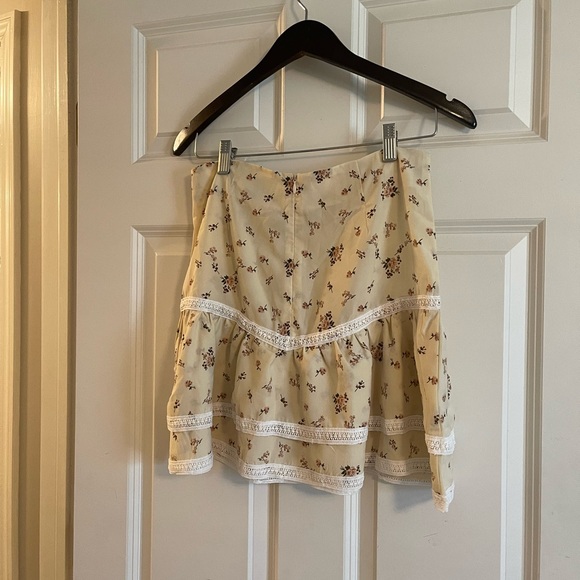 HAILEE MINI SKIRT YELLOW - Picture 5 of 7